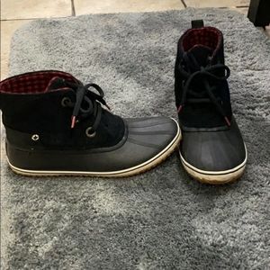 Sperry Schooner 3-Eye Lace-Up Wool boots